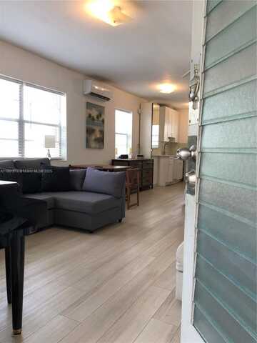200 76th St, Miami Beach, FL 33141