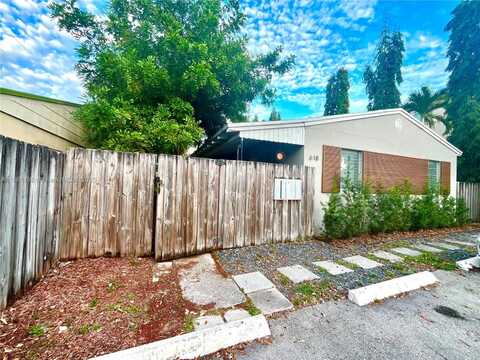 618 NE 8th Ave, Fort Lauderdale, FL 33304