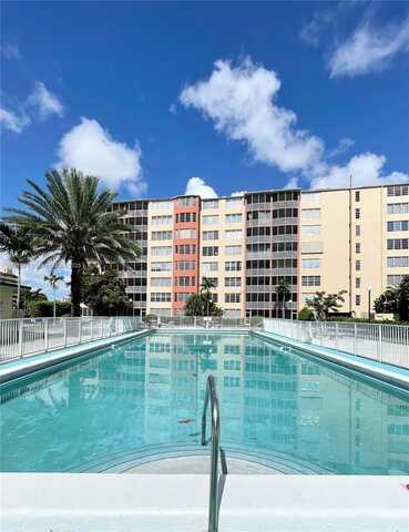 1780 NE 191st St, Miami, FL 33179