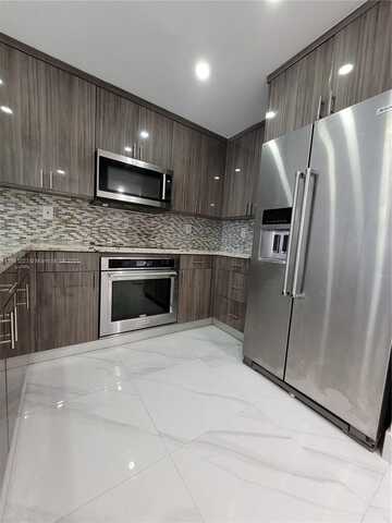 7101 Byron Ave, Miami Beach, FL 33141