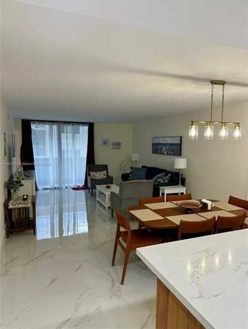 2625 Collins Ave, Miami Beach, FL 33140