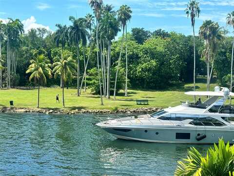 1740 NW N River Dr, Miami, FL 33125