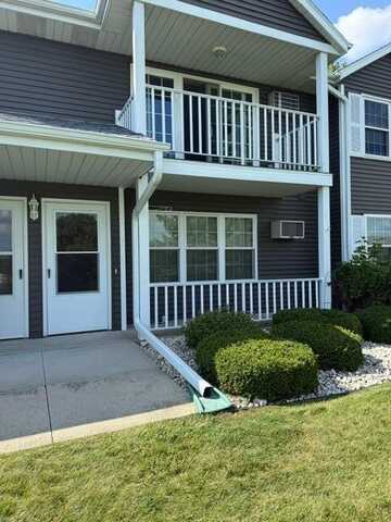 212 S Mountin Dr, Mayville, WI 53050
