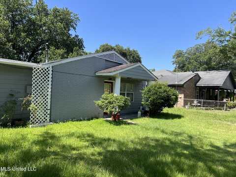 2424 Jackson Avenue, Pascagoula, MS 39567
