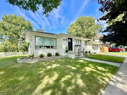 1437 McPherson, Port Huron, MI 48060