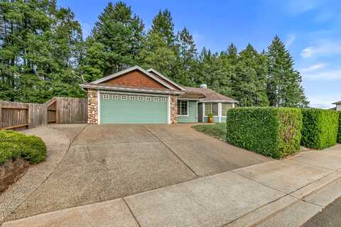 292 Mountain Valley Way, Cave Junction, OR 97523