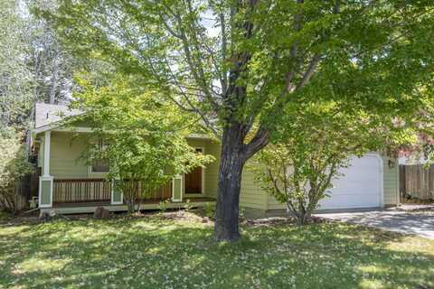 527 SW Forest Grove Drive, Bend, OR 97702
