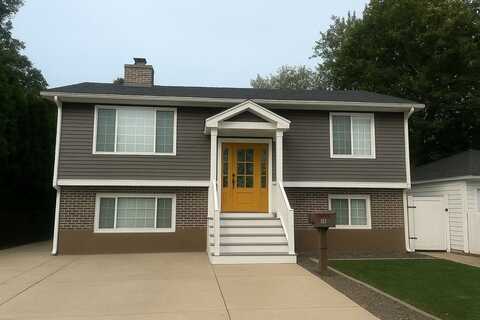 11 Leroy Pl, Springfield, MA 01104