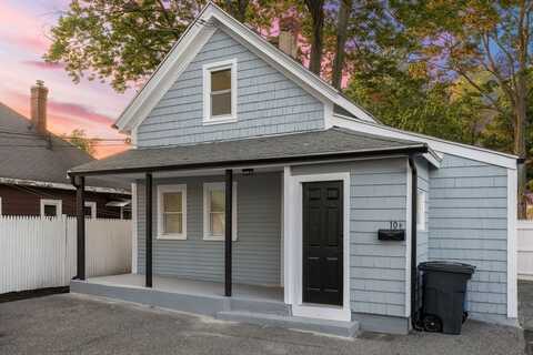 10 Gould St, Stoneham, MA 02148