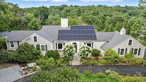 52 Wenham Road, Topsfield, MA 01983