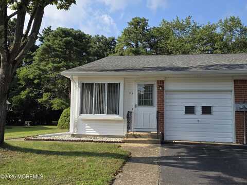 7 Betsy Ross Lane, Whiting, NJ 08759