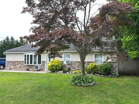 166 W 2nd Street, West Islip, NY 11795