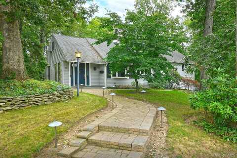 30 Tappen Drive, Melville, NY 11747