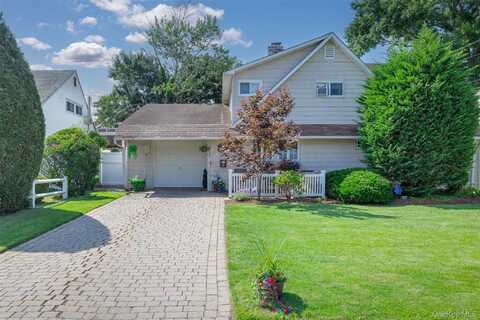 6 Downhill Lane, Wantagh, NY 11793