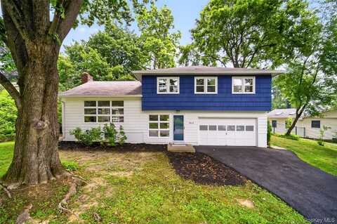 31 Old Farms Road, Poughkeepsie, NY 12603