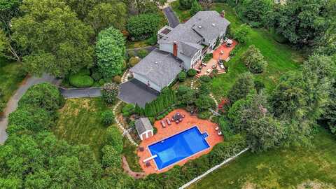 30 Briarfield Lane, Huntington, NY 11743