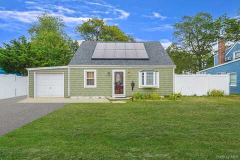 181 S Alleghany Avenue, Lindenhurst, NY 11757