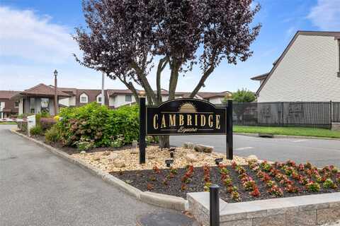 14 Cambridge Drive W, Copiague, NY 11726