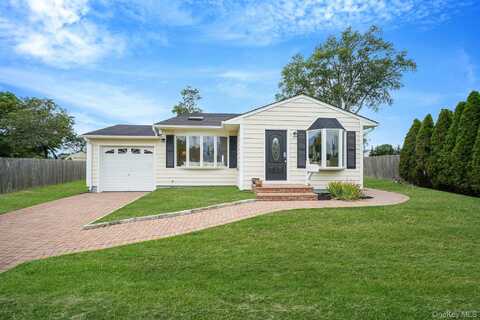 7 Byrd Court, Kings Park, NY 11754