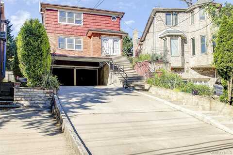 71-65 Douglaston Parkway, Douglaston, NY 11362