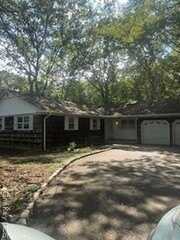 30 Sandy Court E, Lake Grove, NY 11755