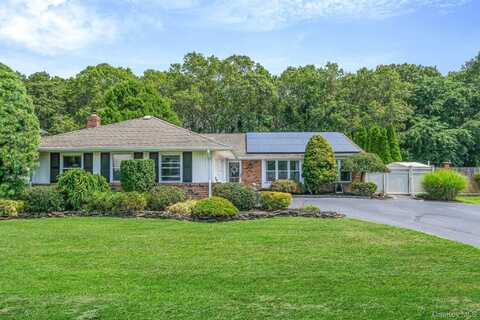 109 Joanne Drive, Holbrook, NY 11741