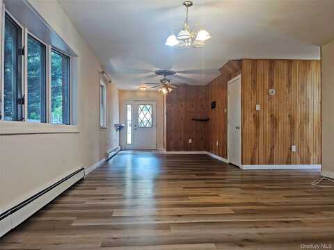 59 Maplewood Avenue, Selden, NY 11784