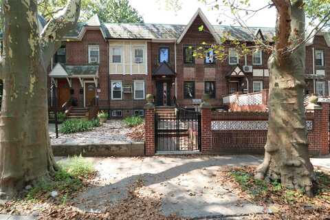 6656 Saunders Street, Rego Park, NY 11374