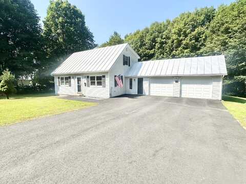 21 Young Street, Madison, ME 04950