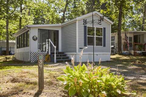 1 Robinson Way, Kennebunk, ME 04043