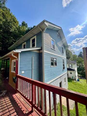 2006 Carolina Ave, BLUEFIELD, WV 24701