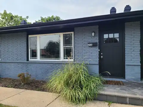 256 N Slusser Street, Grayslake, IL 60030