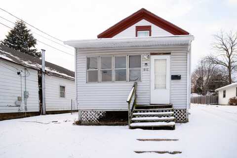 918 S Fruit Avenue, Freeport, IL 61032
