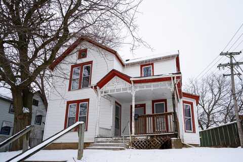 309 S Walnut Avenue, Freeport, IL 61032