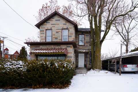 4 E Clark Street, Freeport, IL 61032