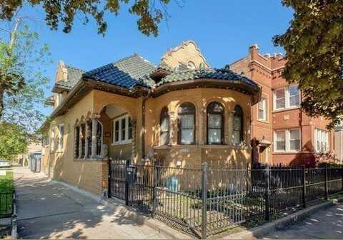 2100 N Avers Avenue, Chicago, IL 60647