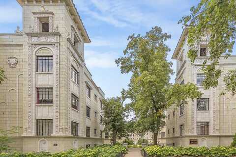 7344 N Ridge Boulevard, Chicago, IL 60645
