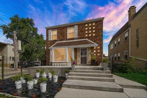 2744 W Catalpa Avenue, Chicago, IL 60625