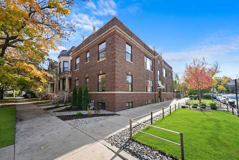 4153 N Hermitage Avenue, Chicago, IL 60613