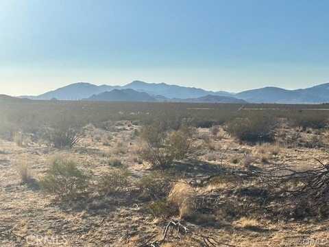 112 Colusa Road, Apple Valley, CA 92307