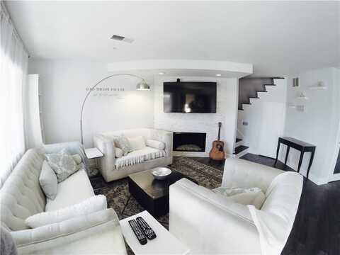 626 Lake Street, Huntington Beach, CA 92648