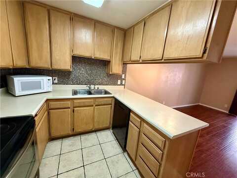 6815 Remmet Avenue, Canoga Park, CA 91303