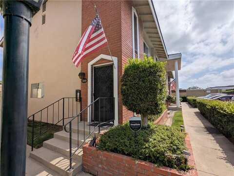 12100 Montecito Road, Los Alamitos, CA 90720