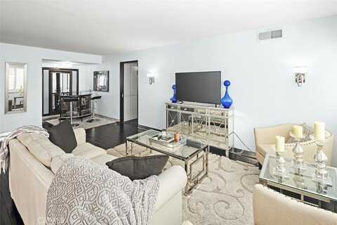 1121 N Olive Drive, West Hollywood, CA 90069