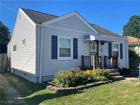 13613 Carrington Avenue, Cleveland, OH 44135