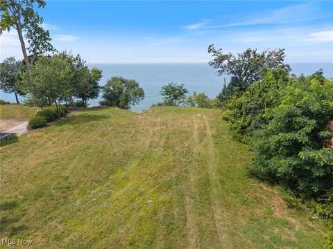 10211 Lake Shore Boulevard, Bratenahl, OH 44108