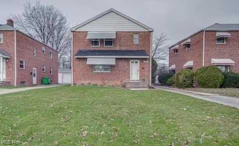 488 E 222nd Street unit: Down, Euclid, OH 44123