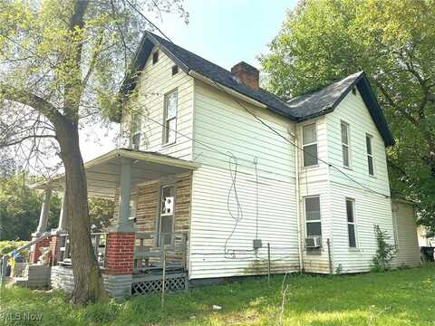 2558 E 82nd Street, Cleveland, OH 44104