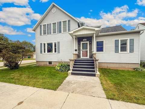 2009 Sherman Street, Marinette, WI 54143