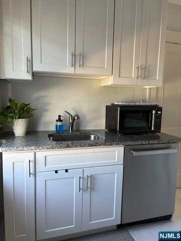 403 Boulevard 2nd Floor, Glen Rock, NJ 07452